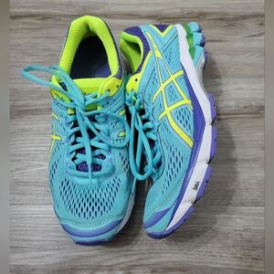 Asics Gel GT-1000 V4  running shoes size 8
